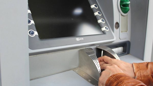 ATM, addio al prelievo con carta - agemobile.com - 20250224