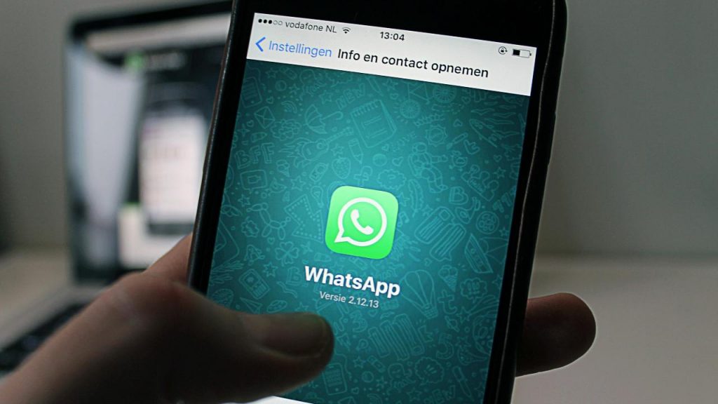 Whatsapp, in 3 secondi conosci la posizione esatta di chi vuoi: altro che FBI | Il trucco è semplicissimo